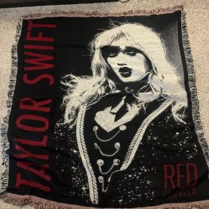 Red Taylor’s Version Blanket
